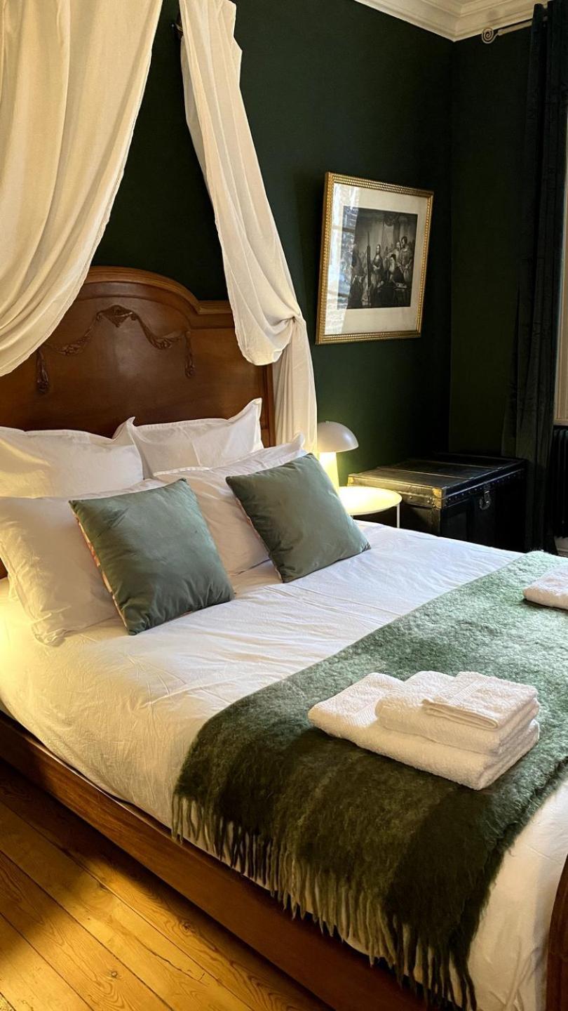 Homestay D'hotes Lou - Chateau Le Bas Bleu *