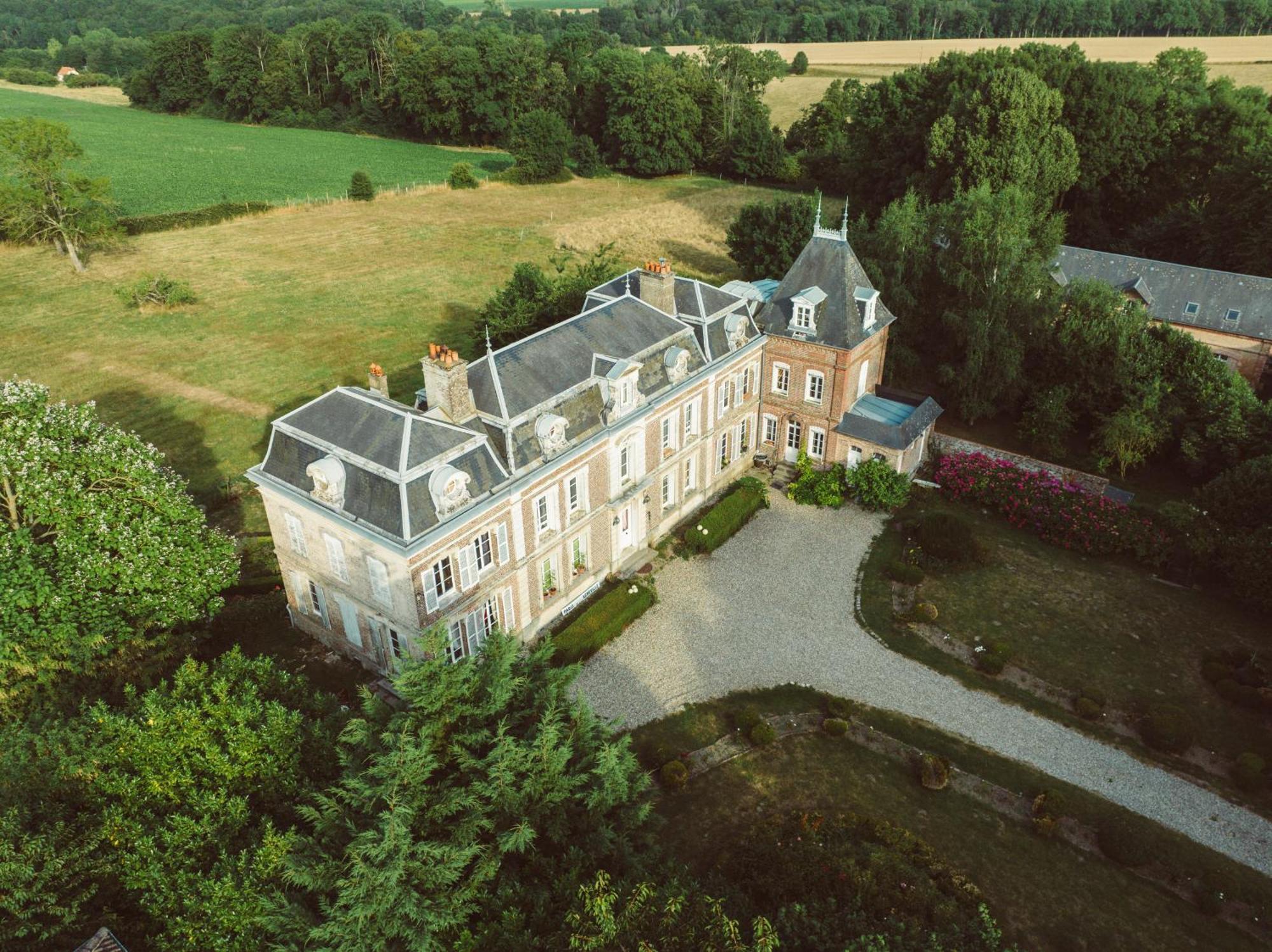 D'hotes Lou - Chateau Le Bas Bleu Homestay